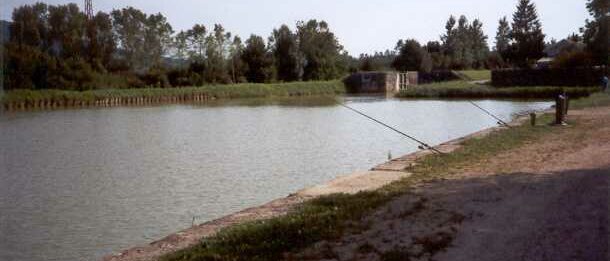 Canal au Port de Pouillenay